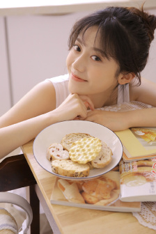 美竹凉子